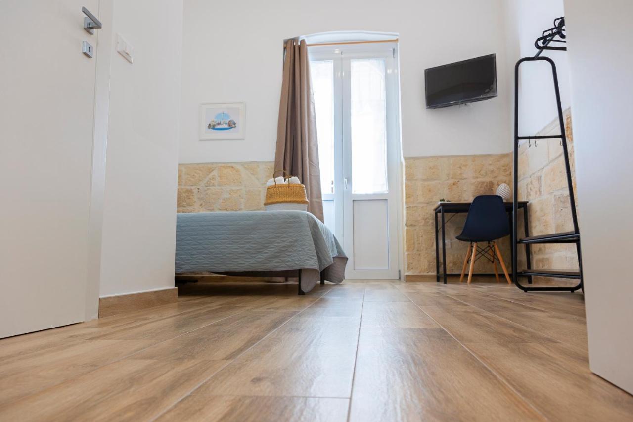 Apulian House Hotel Brindisi Exterior photo